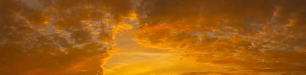 Fototapeta na wymiar Sky sunset and cloud panorama background