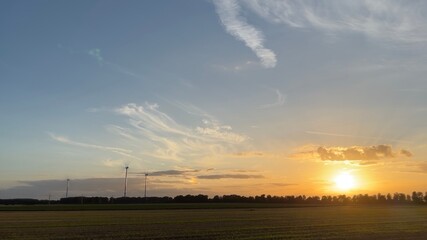 Obraz premium Langzeitbelichtung Windmühlen Landschaft Panorama Erkelenz