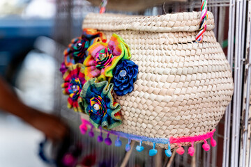 bolsa hecha de palma por artesanos del estado de guerrero - m&eacute;xico