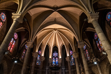 Wunderschönes Kirchengewölbe mit schönem Lichtverlauf