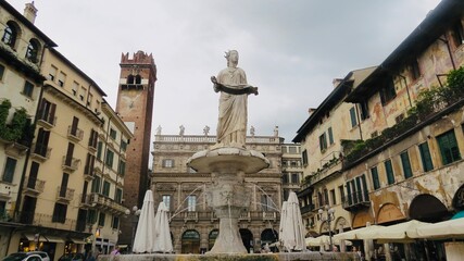Obraz premium Fuente en plaza de Venecia