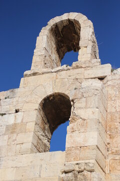 ode&oacute;n de herodes &aacute;tico