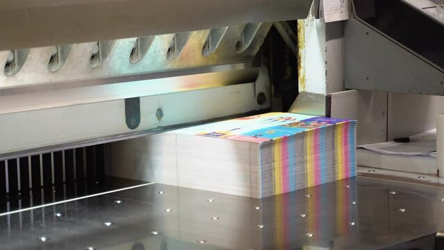 Printing cutting machine, final cut