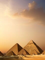 Fototapeta na wymiar Scenic view of Pyramids 