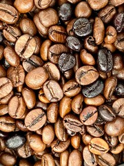 Medium roasted Arabica and Robusta coffee and dark roasted Italian style