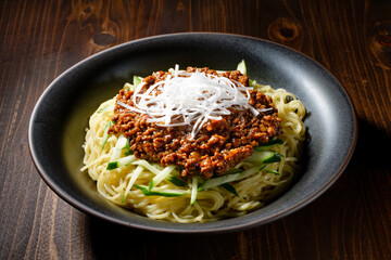 ジャージャー麺