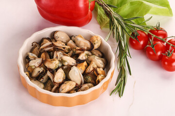 Marinated mussels in the bowl
