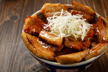豚丼