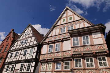 Fototapeta na wymiar Historisches Fachwerkhaus im Zentrum von Stadthagen in Niedersachsen 