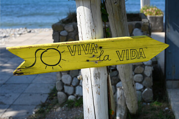 Bar, Montenegro, Dalmatia, Balkans, Europe - Wooden sign board with Viva la Vida text on the beach,...