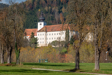 Fototapeta na wymiar Schloss Piber in der Weststeiermark . Piber castle in Western Styria