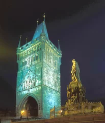  Statue of Charles V at night © robepco
