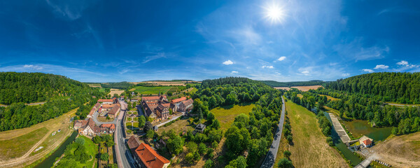 Ausblick auf Kloster Bronnbach im Taubertal in Baden-Württemberg, 360 Grad Rundblick