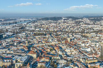 Obraz premium Die Innenstadt von Deggendorf in Niederbayern im Winter 