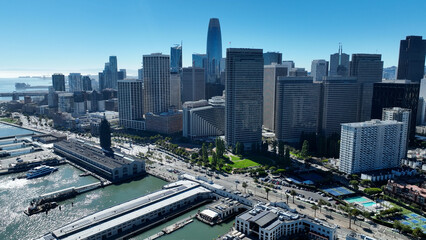 Fototapeta premium Port Of San Francisco At San Francisco In California United States. Highrise Building Architecture. Tourism Travel. Port Of San Francisco At San Francisco In California United States. 