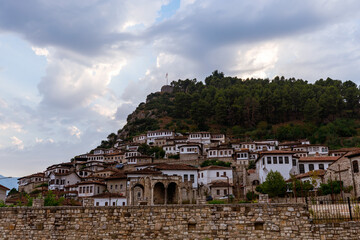 Berat, Albanien. Stadt der 1000 Fenster.