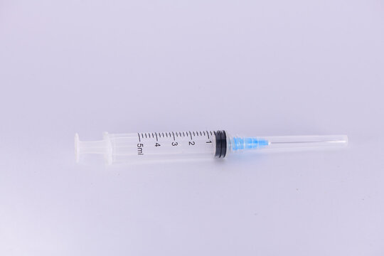 Syringe plastic empty 5ml with needle