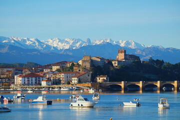 SAN VICENTE DE LA BARQUERA, CIUDAD DE CANTABRIA EN EL NORTE DE ESPAÑA