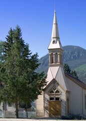 Vertical shot of the First Presbyterian Church in Lake City