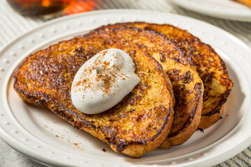 Homemade Christmas Eggnog French Toast