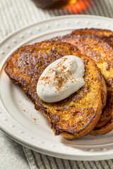 Homemade Christmas Eggnog French Toast