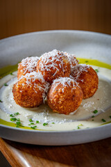 Arancini quattro formaggi.