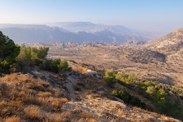 Das Biosphärenreservat Dana ist ein Gebiet von atemberaubender natürlicher Schönheit, Geschichte und Artenvielfalt und mit 320 Quadratkilometern das größte Naturschutzgebiet Jordaniens.