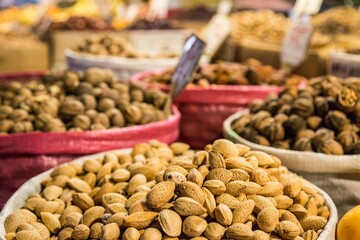 Nuts & nuts