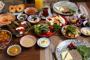 Breakfast with toast, tea and orange juice