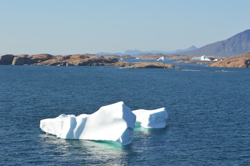 iceberg drifting around in polar regions