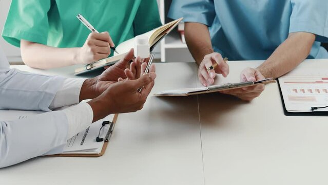 Joint meeting between doctors and administrators, meeting summarizing the prescription of medicines and importing medicines for use in hospitals, meeting to discuss together. Doctor meeting concept.