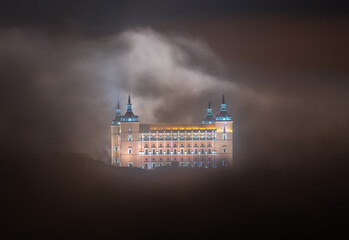 Noche de nieblas por Toledo