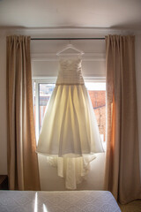 Wedding dress, bride, wedding, dress, bride, gown, hanging, marriage, wedding dress, bridal, window, veil, love, fashion, beauty, hanger, shop, room, decoration, celebration, woman, 