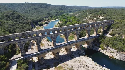 Papier Peint photo autocollant Pont du Gard drone photo Gard bridge, pont du Gard Nimes France Europe 