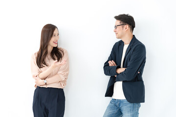 男女2人のビジネスイメージ