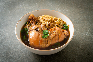 Noodles with Braised Chicken in Brown Soup