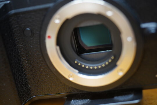 CMOS.