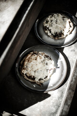 sopes mexicanos gratinados, antojitos mexicanos.