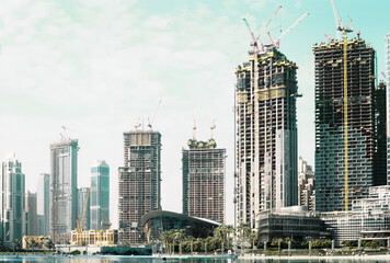 Dubai's Skyscraper Evolution (2019): A Visual Analysis of Urban Development