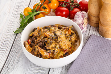 Roasted beef with cream sauce