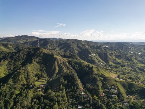 Monta&ntilde;as colombianas
