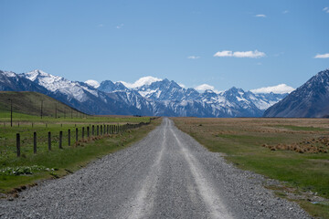 Fototapeta na wymiar New Zealand country road in the mountain landscape