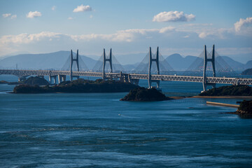 日本の岡山県倉敷市の鷲羽山から見た瀬戸大橋