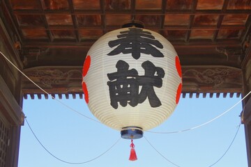 日本の神社に飾る提灯