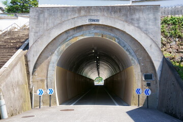 トンネルのある風景
