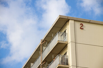 building with blue sky