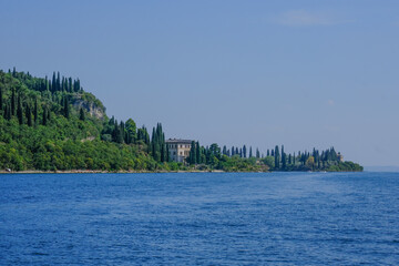 Whether sea, lake or river, water is one of the most beautiful elements of nature. Glistening in the sun, it makes every holiday even more beautiful.