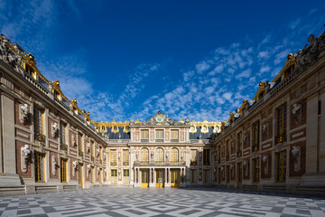 Golden entry gates of Chateau De Versailles