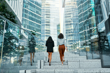 Obraz premium Business woman on the street