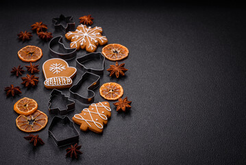 Obraz na płótnie Canvas Delicious gingerbread cookies with honey, ginger and cinnamon